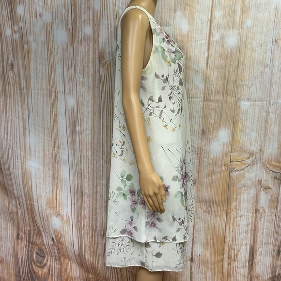 R&M Richards Plus Size Floral Chiffon Shift Dress - Picture 6 of 8
